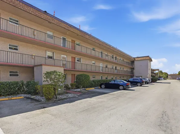 721 Lori Drive #113, Palm Springs, FL 33461