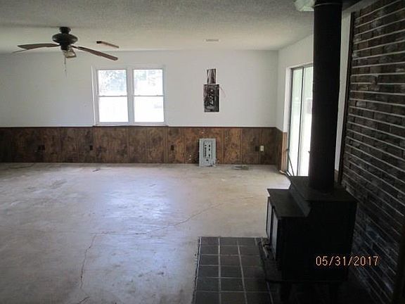 5th image of 402 S Hammack Ave