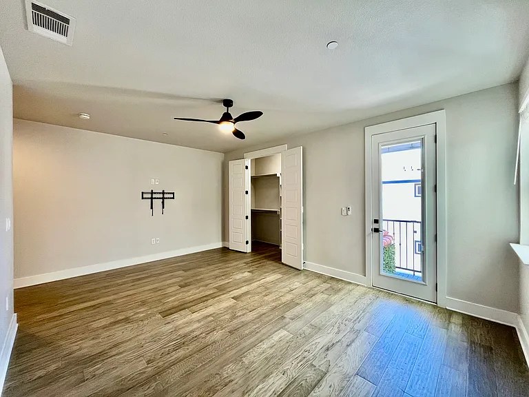 251 S Mill St #320 — Photo 20