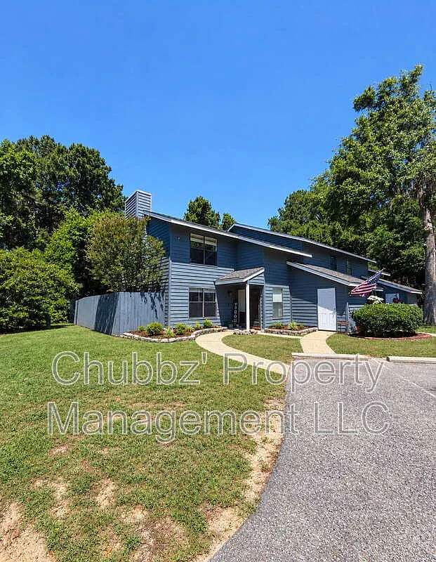 3 bed, 2.5 bath, 1742 sqft, $2,200 — Photo 1