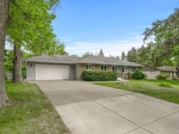 1213 Highview Dr, New Brighton, MN 55112