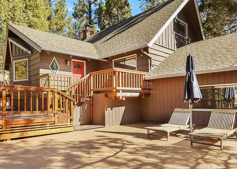 1st image of 355 Catalina Rd