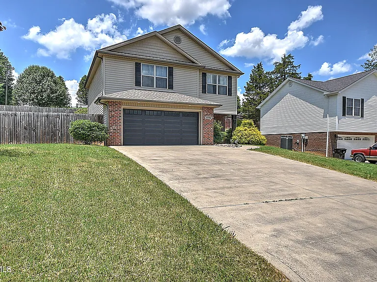 1092 Aberlea Valley Cir — Photo 41
