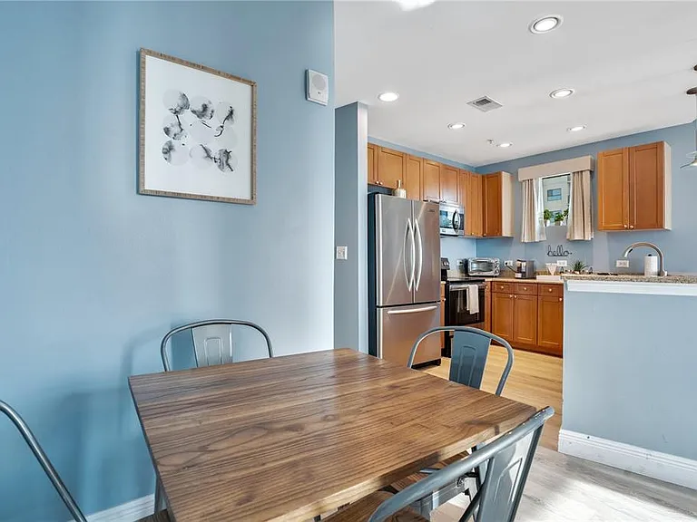 525 E Jackson St #P — Photo 20