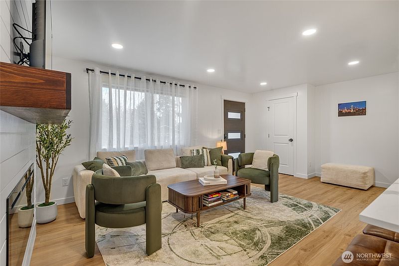 5th image of 7935 13th Avenue SW #1