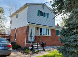 28481 John Hauk St, Garden City, MI 48135
