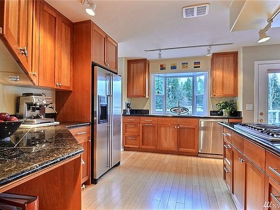 5th image of 6839 Whitmore Dr NW