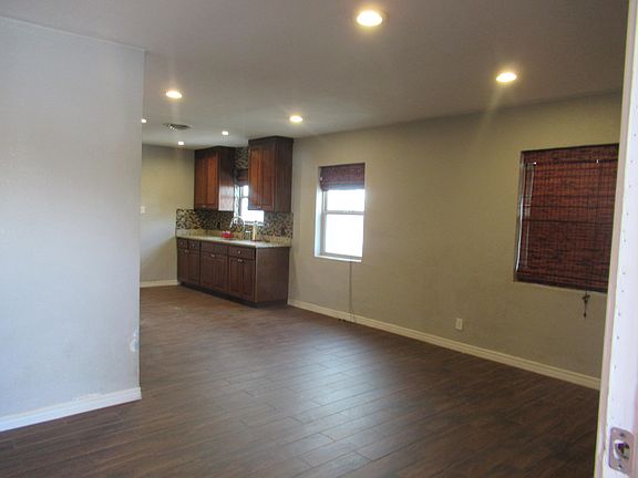 3rd image of 4312 Nashville Ave