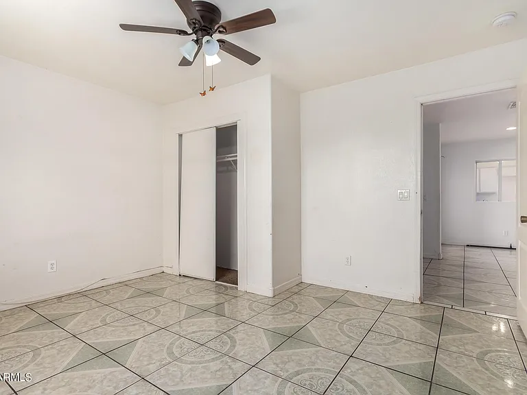 5930 W Whitton Ave — Photo 7