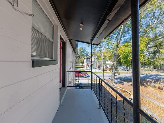 4th image of 1531 Louisiana St APT 4