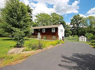 10 Hawks Nest Rd, Monroe, NY 10950