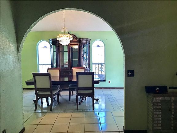 5th image of 12127 Tower Hill Dr