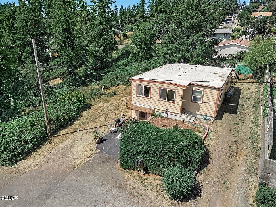 1st image of 646 SE 8th St