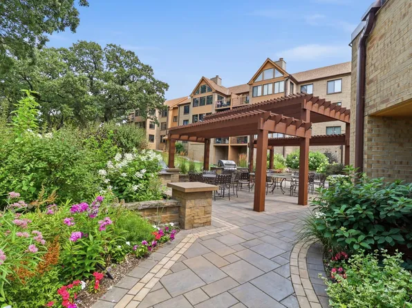 6100 Auto Club Rd APT 305, Bloomington, MN 55438
