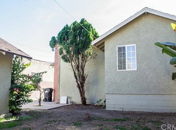 3rd image of 3019 W 75th St