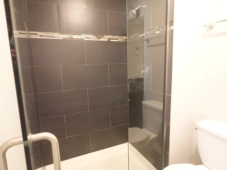824 S Leavitt St #B — Photo 8