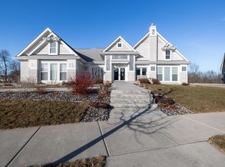 560 Acorn Pass, Hartford, WI 53027
