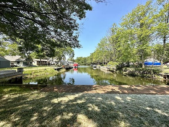 3rd image of 4457 Drury Dr