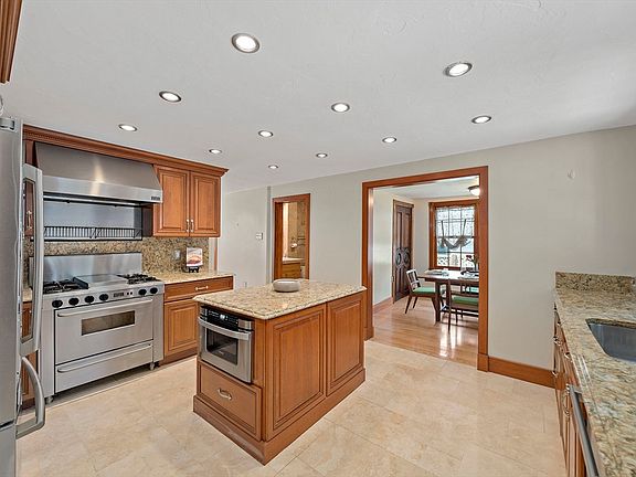 4th image of 347 Plain St