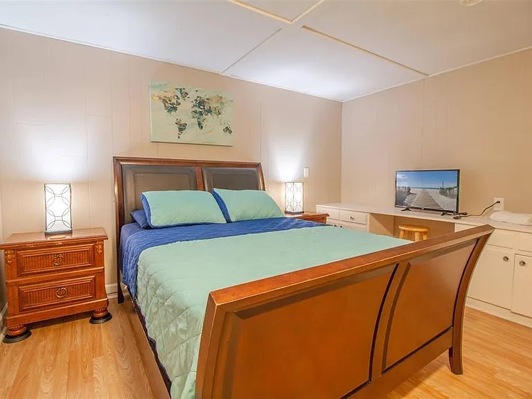 1245 Catalpa Ln #2 — Photo 7