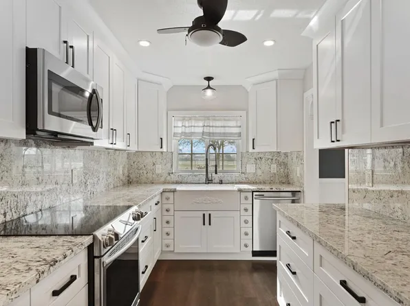 1525 W Vine St, Lodi, CA 95242