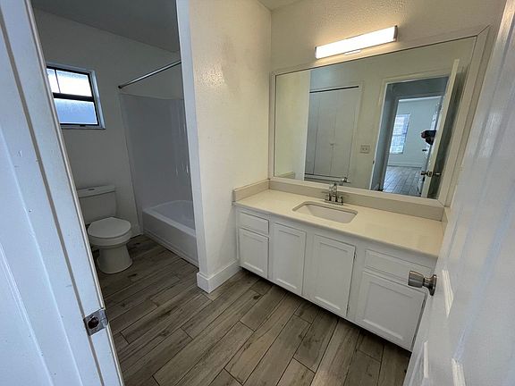2nd image of 4901 Dover Cir APT 9