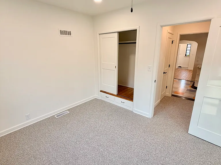 1015 W 9th St #3 — Photo 20