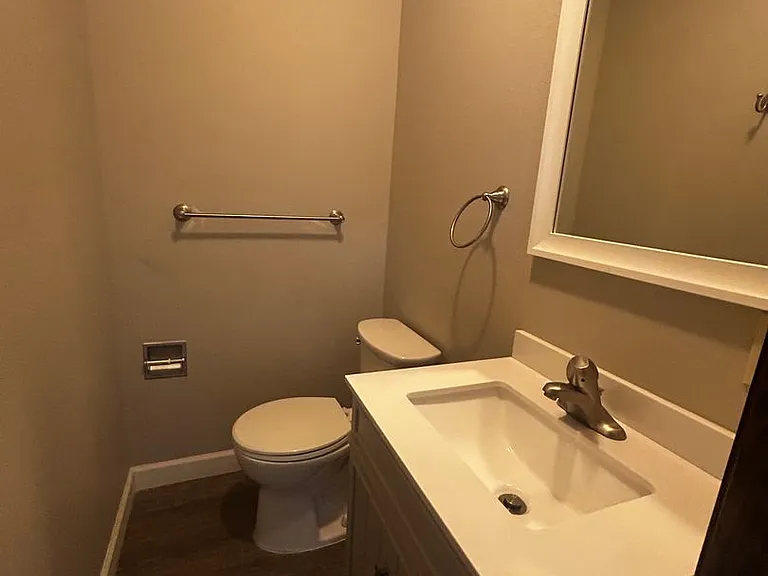 4729 McCulloch St — Photo 10