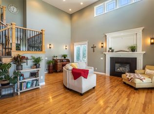 16565 Briarwood Ct, Clive, IA 50325