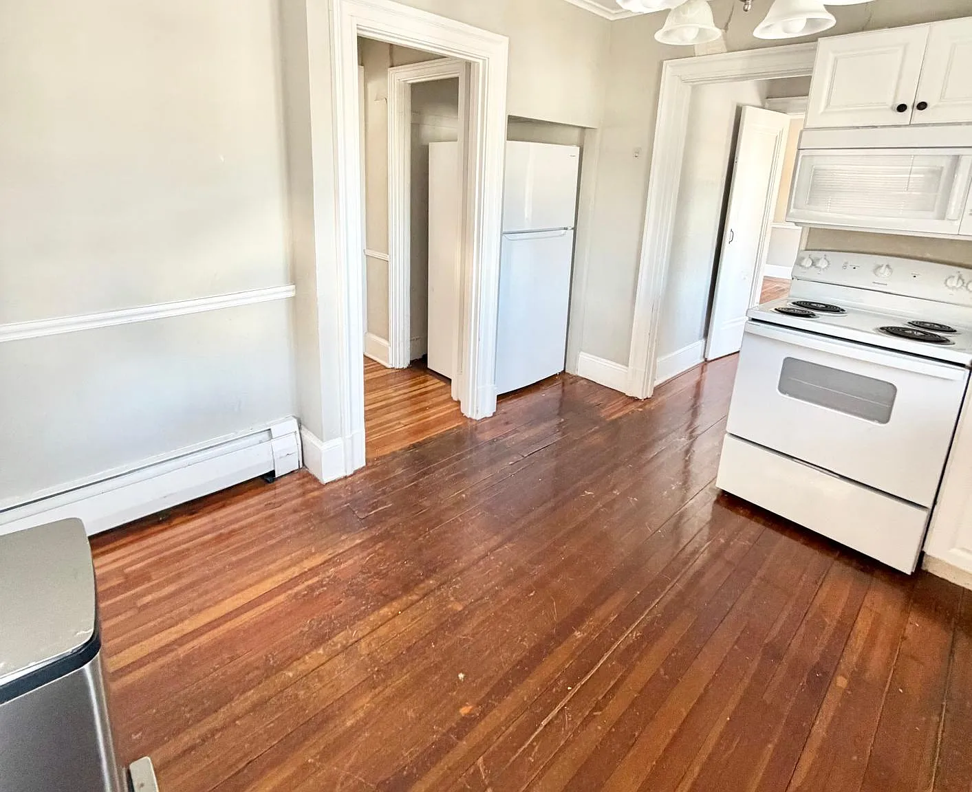 4 bed, 1.5 bath, 2000 sqft, $3,150 — Photo 3