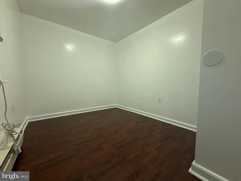 2 W 2nd St #3 — Photo 8