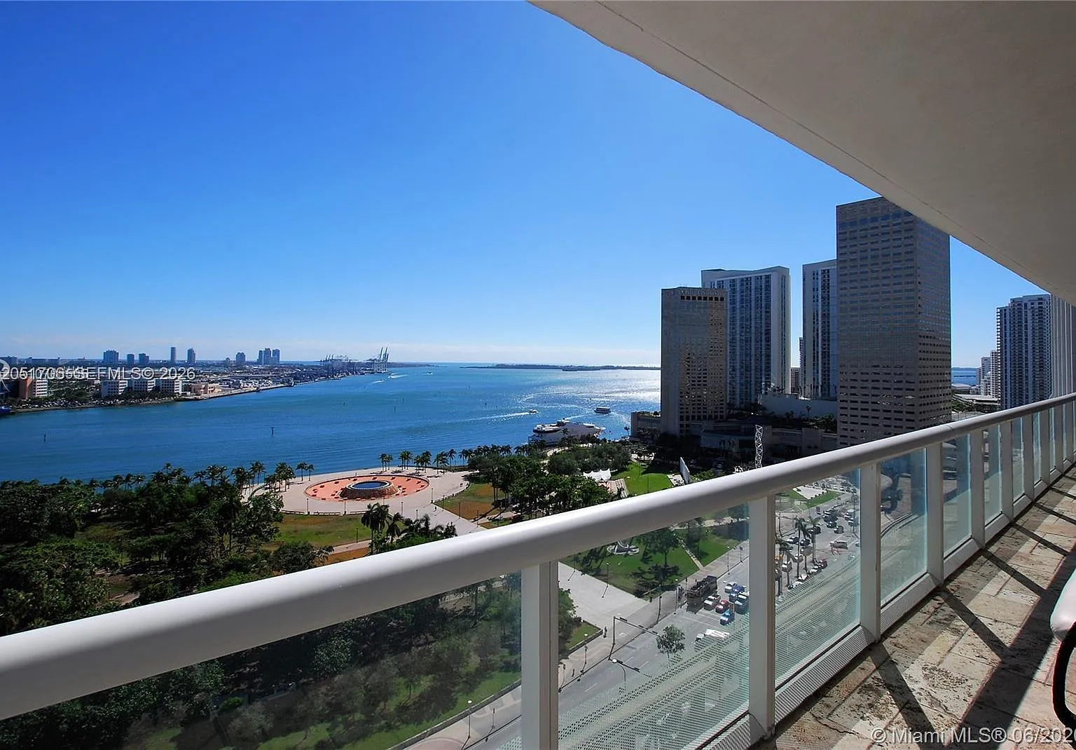 50 Biscayne Condo — Photo 3