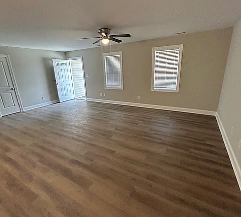 3rd image of 2005 Liberty Dr