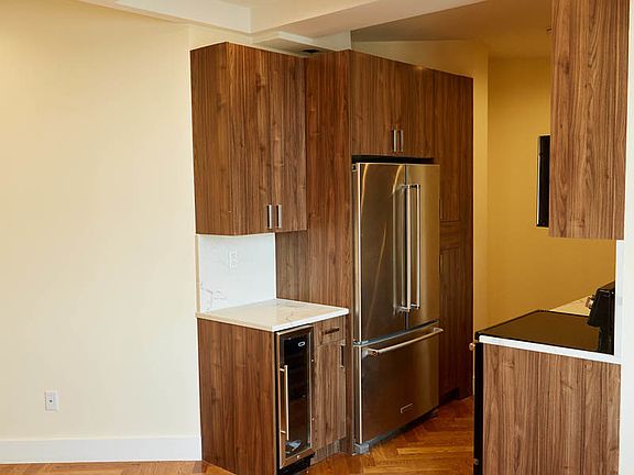 2nd image of 941 Washington Ave #445