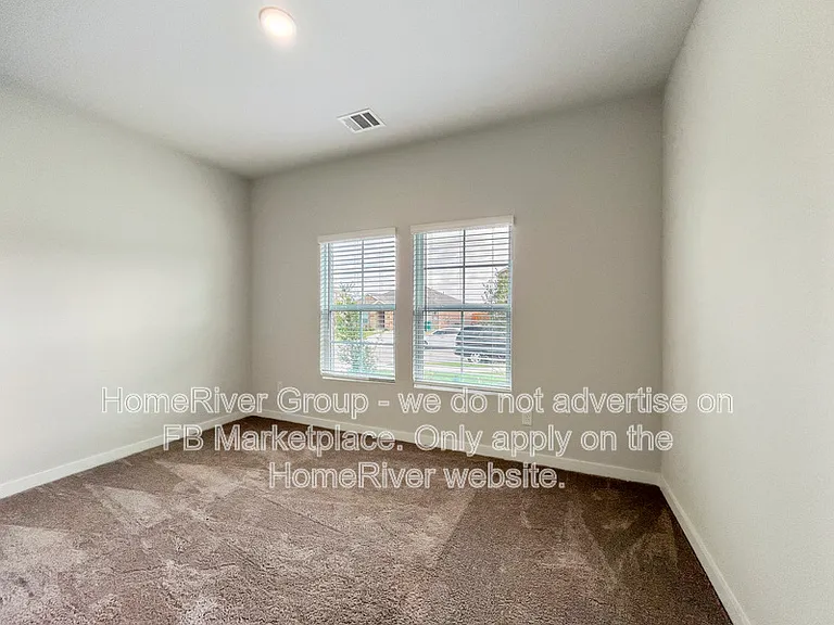 454 Suffolk Dr — Photo 11
