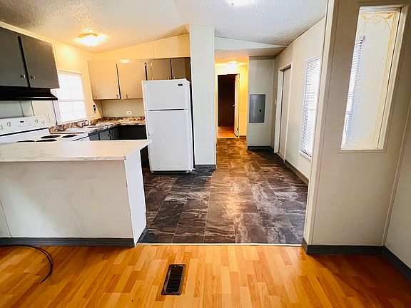 4th image of 2203 Dora St #1