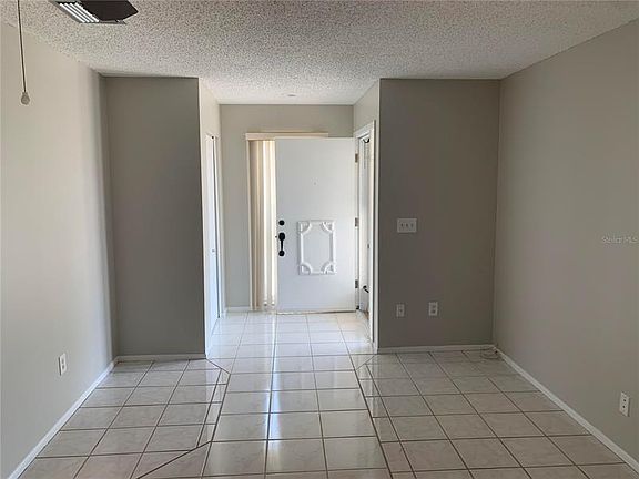 3rd image of 2743 Sherbrooke Ln APT D