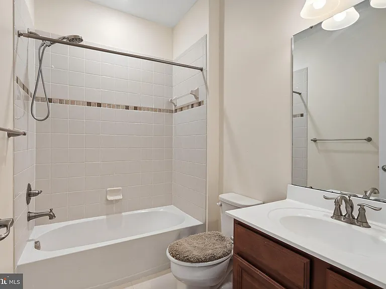 10739 Hinton Way — Photo 16