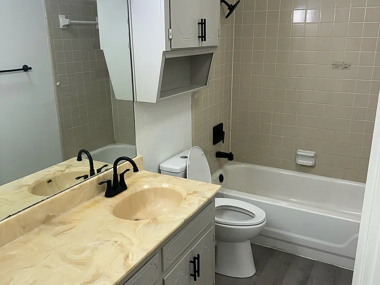 2502 Schulze Dr #4 — Photo 6