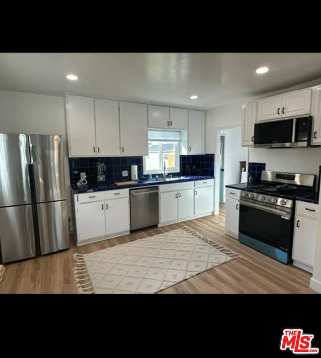 2 bed, 1.0 bath, 936 sqft, $4,000 — Photo 4