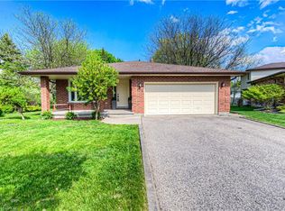 171 Mayberry Ct, Waterloo, ON N2K3K2