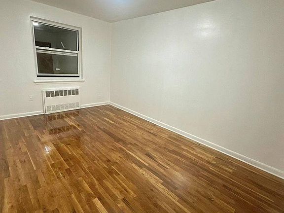 3rd image of 2247 Benson Ave #2