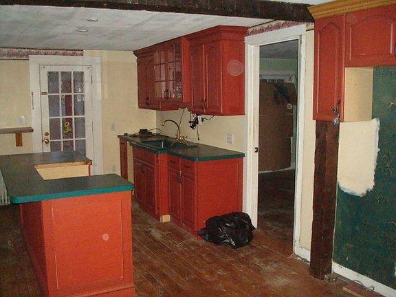 Modern Kit. w/ Island