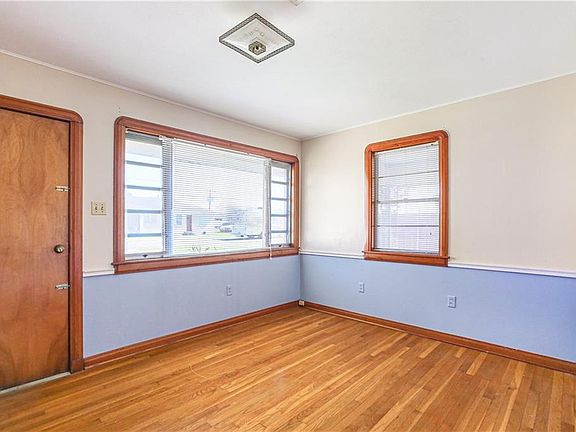 4th image of 864 Avenue H