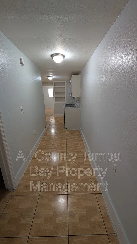 2 bed, 1.0 bath, $1,400 — Photo 4