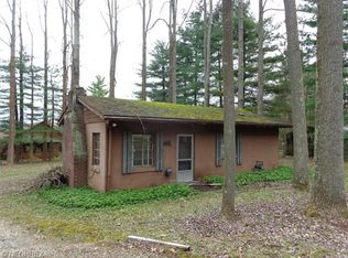 9209 Lakewood Dr NE, Mineral City, OH
