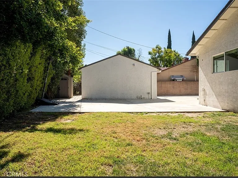 5840 Allott Ave — Photo 18