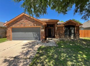5608 Shadydell Dr, Fort Worth, TX 76135
