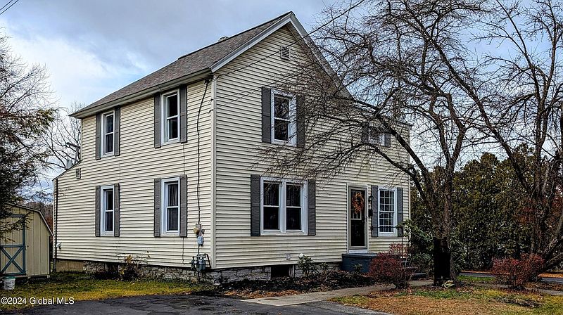 4th image of 35 Everts Avenue