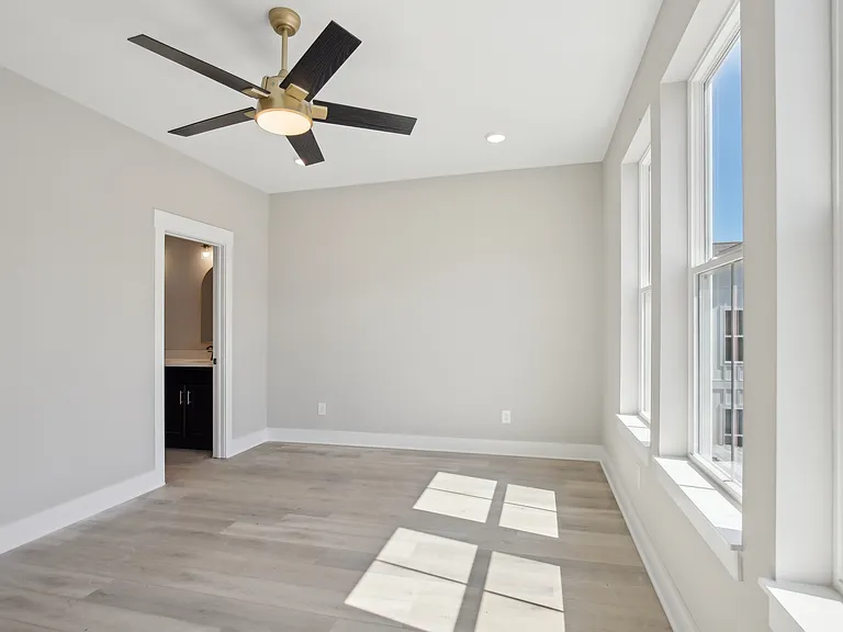 371 Archwood Dr — Photo 35